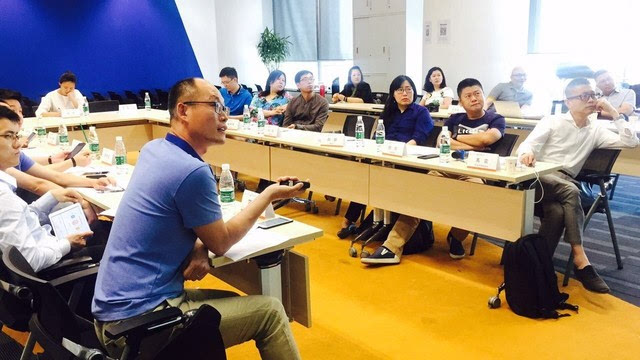 香港科技大学商学院专家：华人家族企业面临“传承”等挑战 可朝天使投资人等方向转型