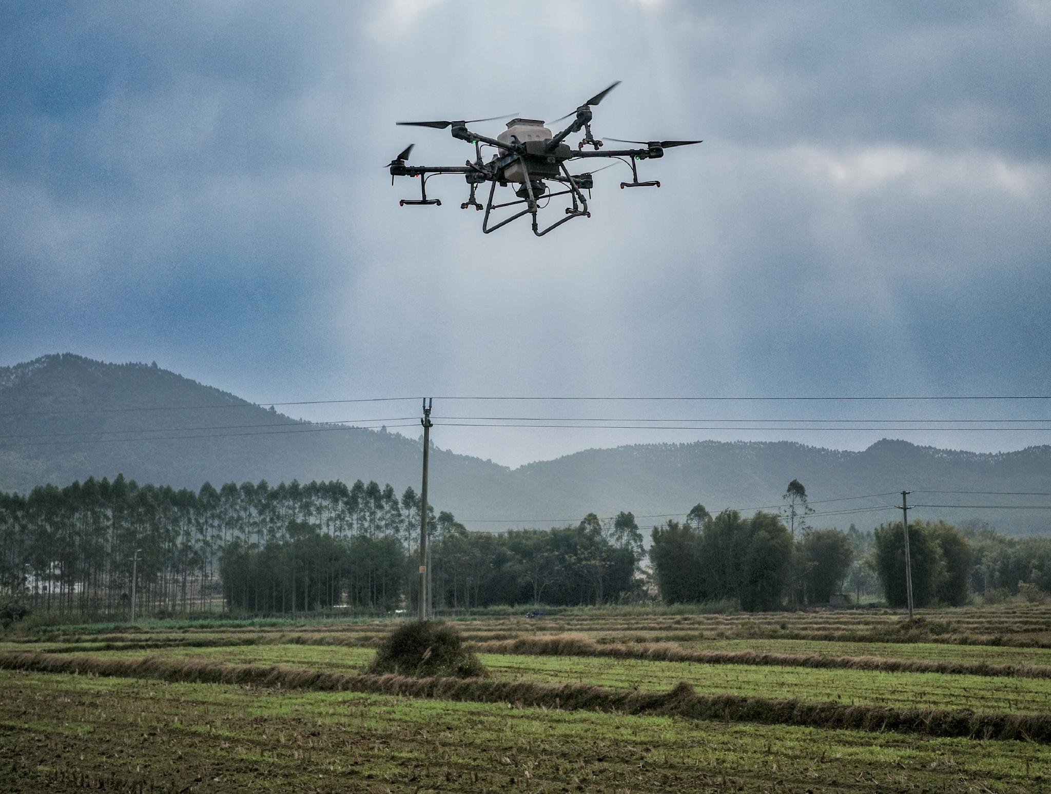 无人机为农业插上科技翅膀