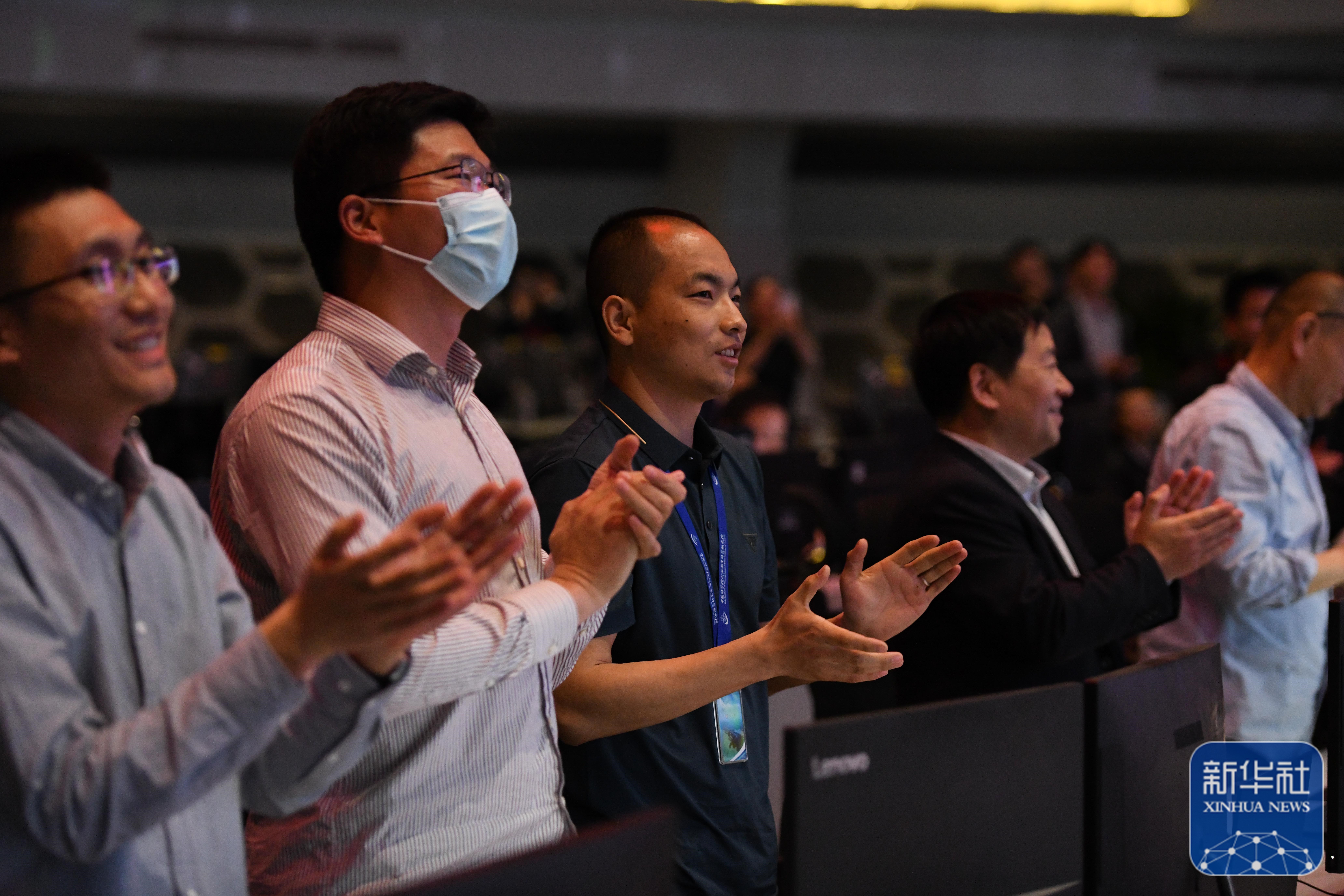 新华全媒+｜中国下一代“人造太阳”关键系统验收 达到国际先进水平