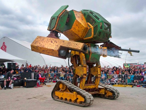 华为“天才少年”破局：智元启元大模型落地 家庭机器人可期？