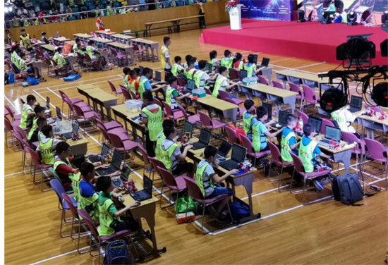 全球连线|全球43支队伍同台竞技 国际顶级青少年机器人赛事重返中国