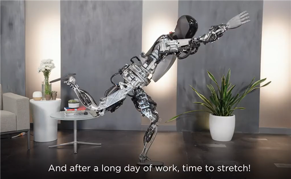 新品密集发布 人形机器人加速产业“进化”