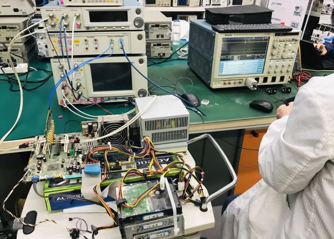 大厂工程师扎进实验室，做出黑暗中的“透视眼”——专访深知未来创始人张齐宁