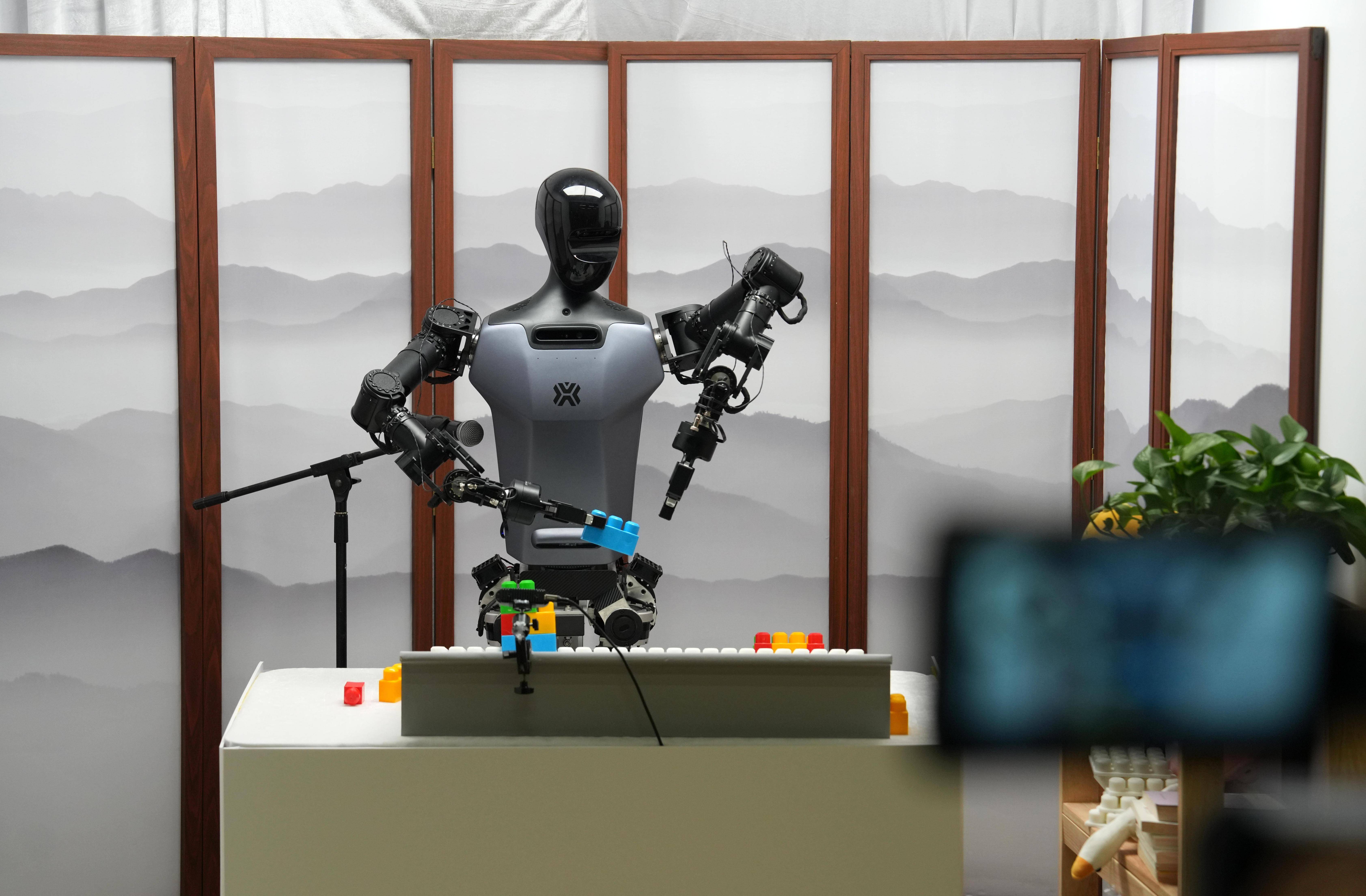 人形机器人产业迎密集催化:IPO推进、订单落地、机构深入调研