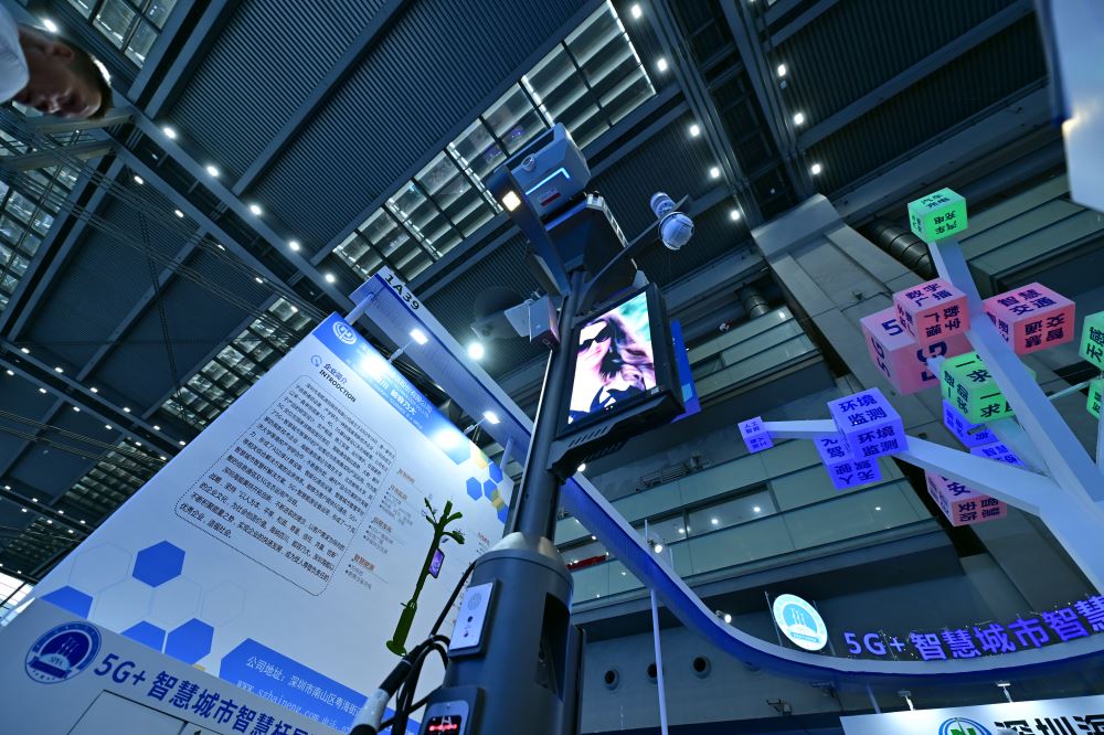 安徽首款全自研绳驱机器人首秀