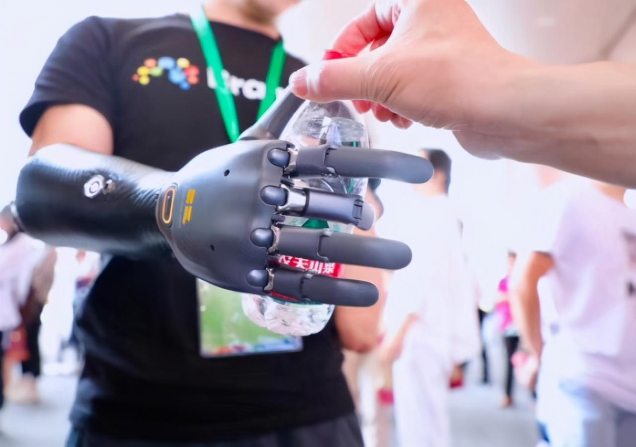 何以中国|走近“脑机接口”,探秘如何“心想事成”