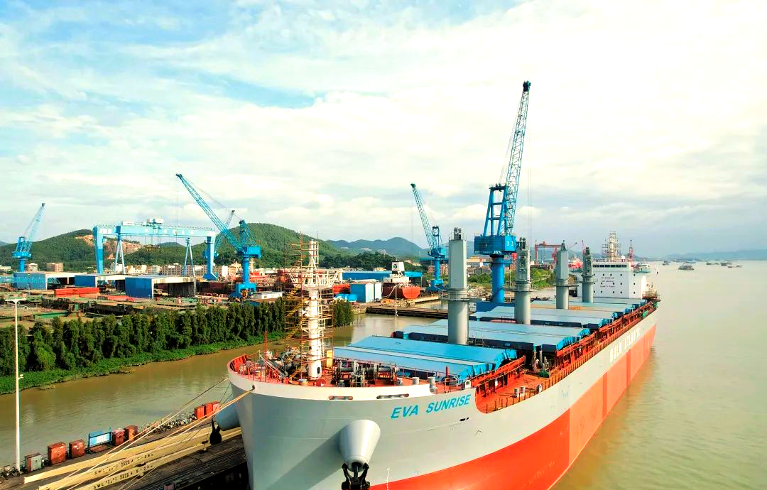 走近全球首台兆瓦级漂浮式波浪能发电装置 海浪变身“移动充电宝”