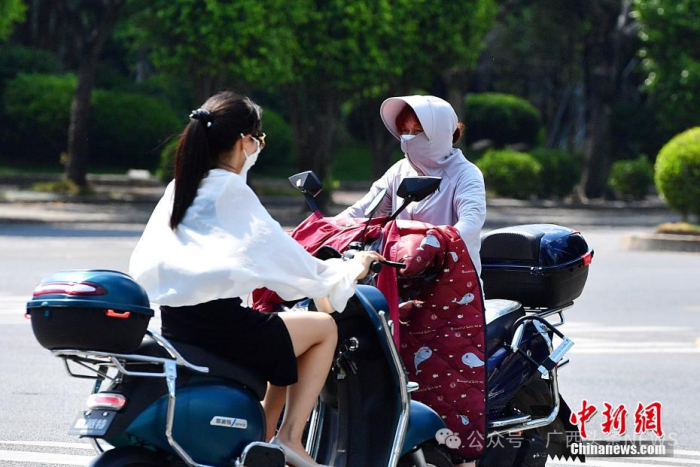 新规守护“小电驴”安全上路