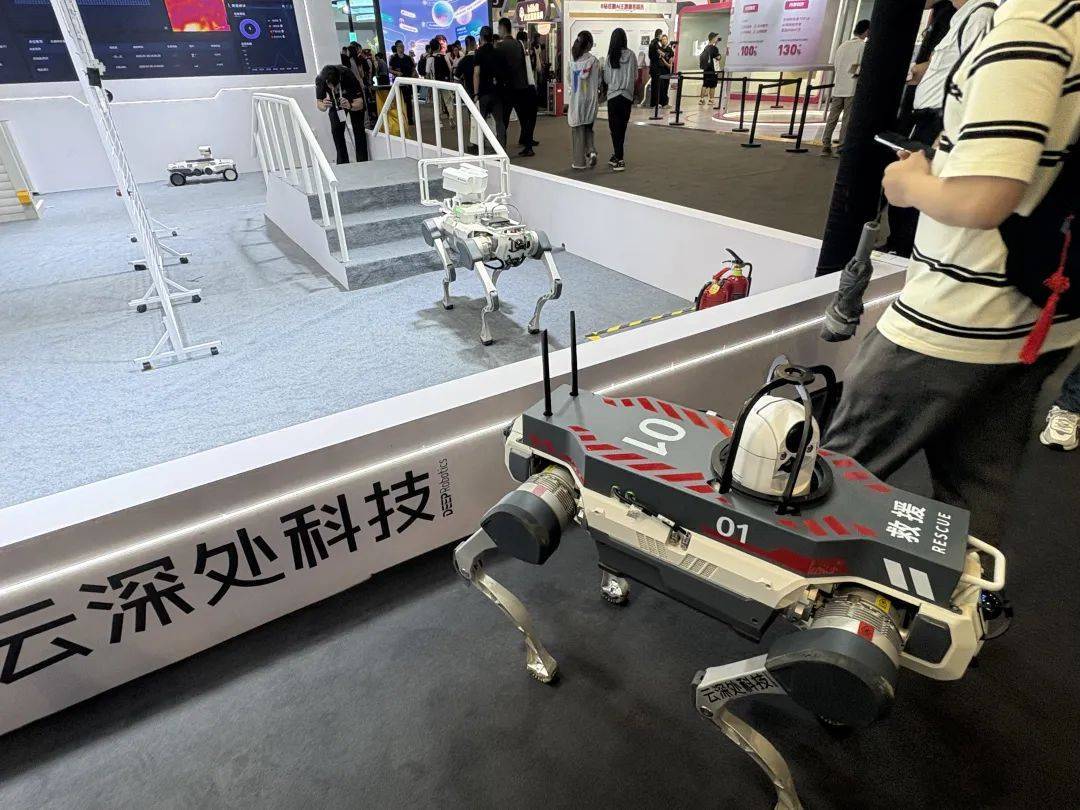 10000台！全球人形机器人最大订单诞生，行业迈入“量产+融资”快车道