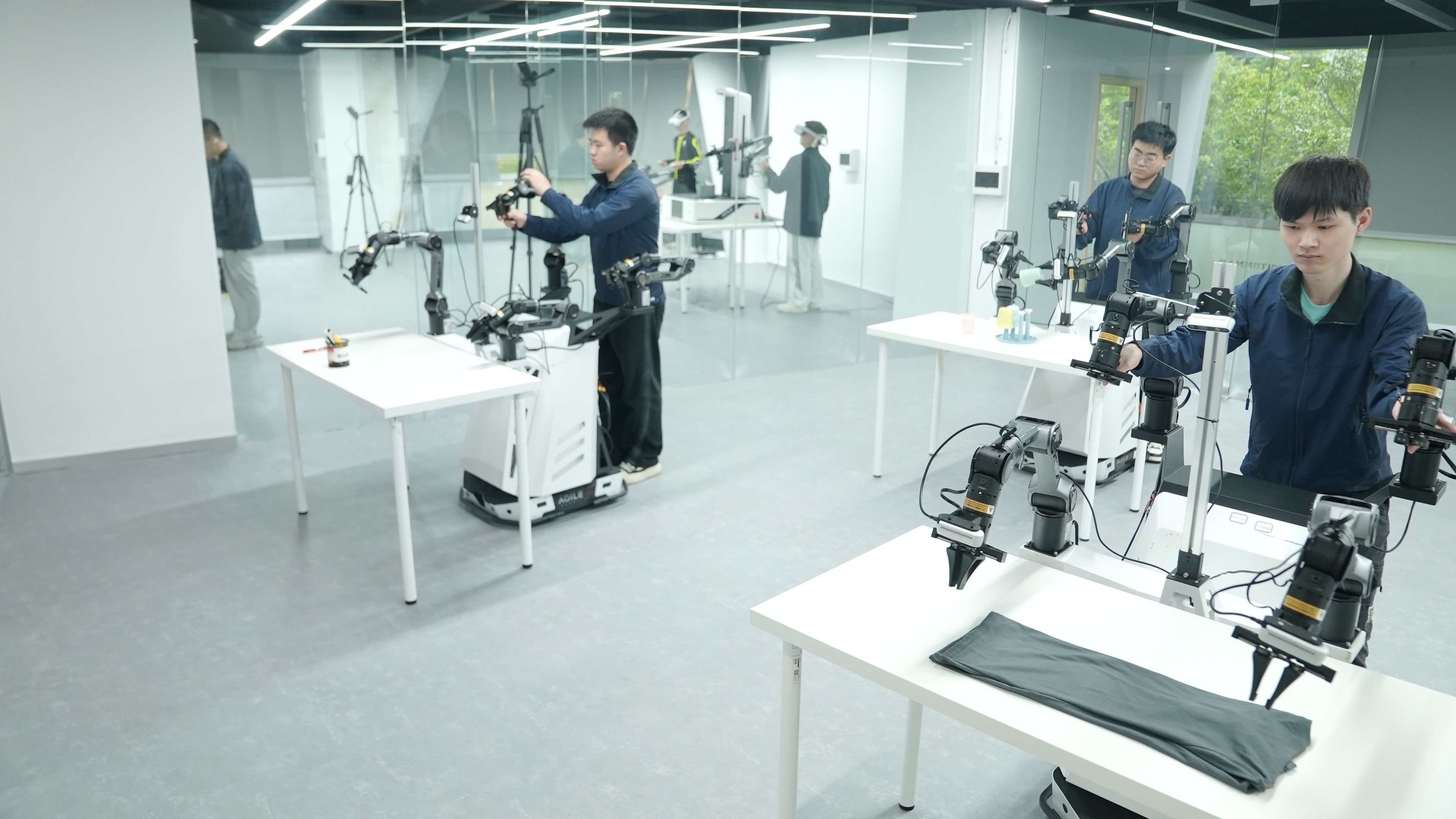 更懂“人心”的智能机器人走进中国寻常百姓家