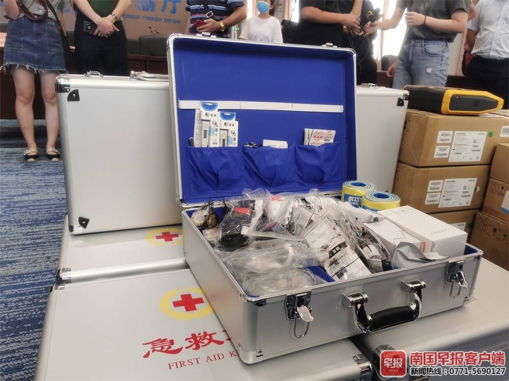 “医路有我”急救公益项目落地孝义，京东方健康捐赠AED等物资
