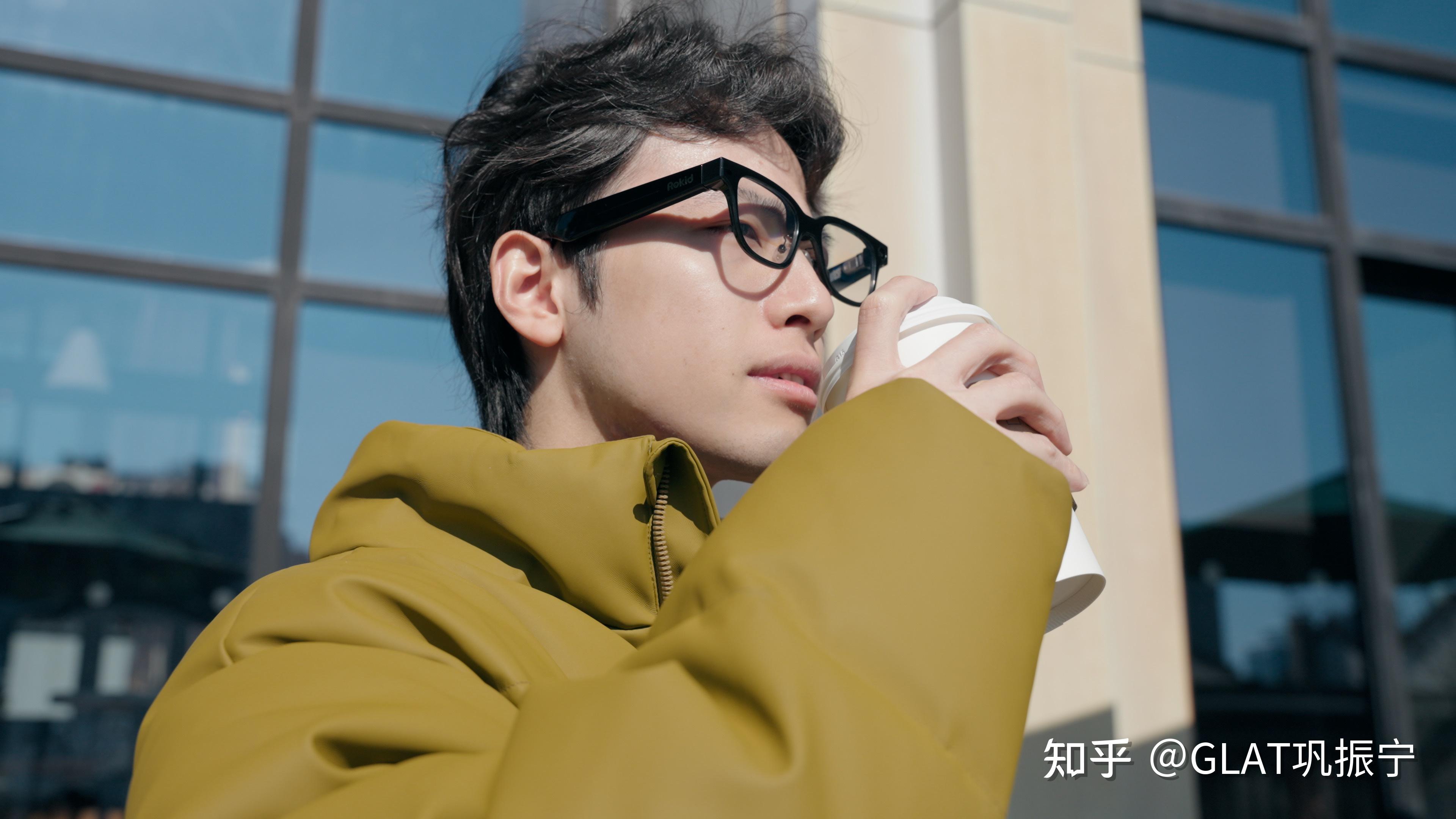 AI眼镜乱战,风口上过着苦日子