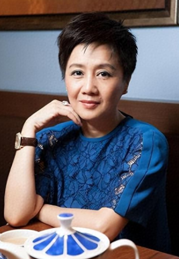 浙江千亿城商行罕见掌舵31年的董事长告退，在任14年的行长同步换人